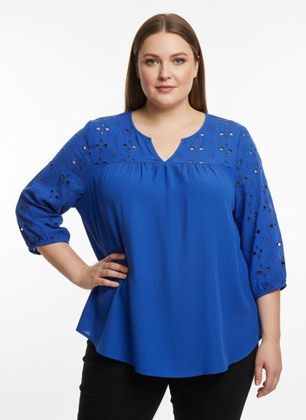 Picture of CURVY GIRL WITH CUT OUT LACE